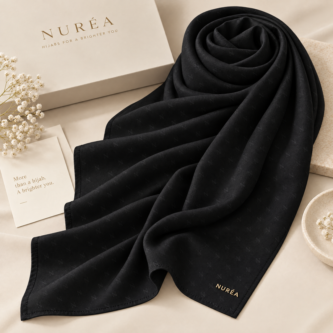 Bawal segi empat Nuréa Hijab warna Hitam Pekat