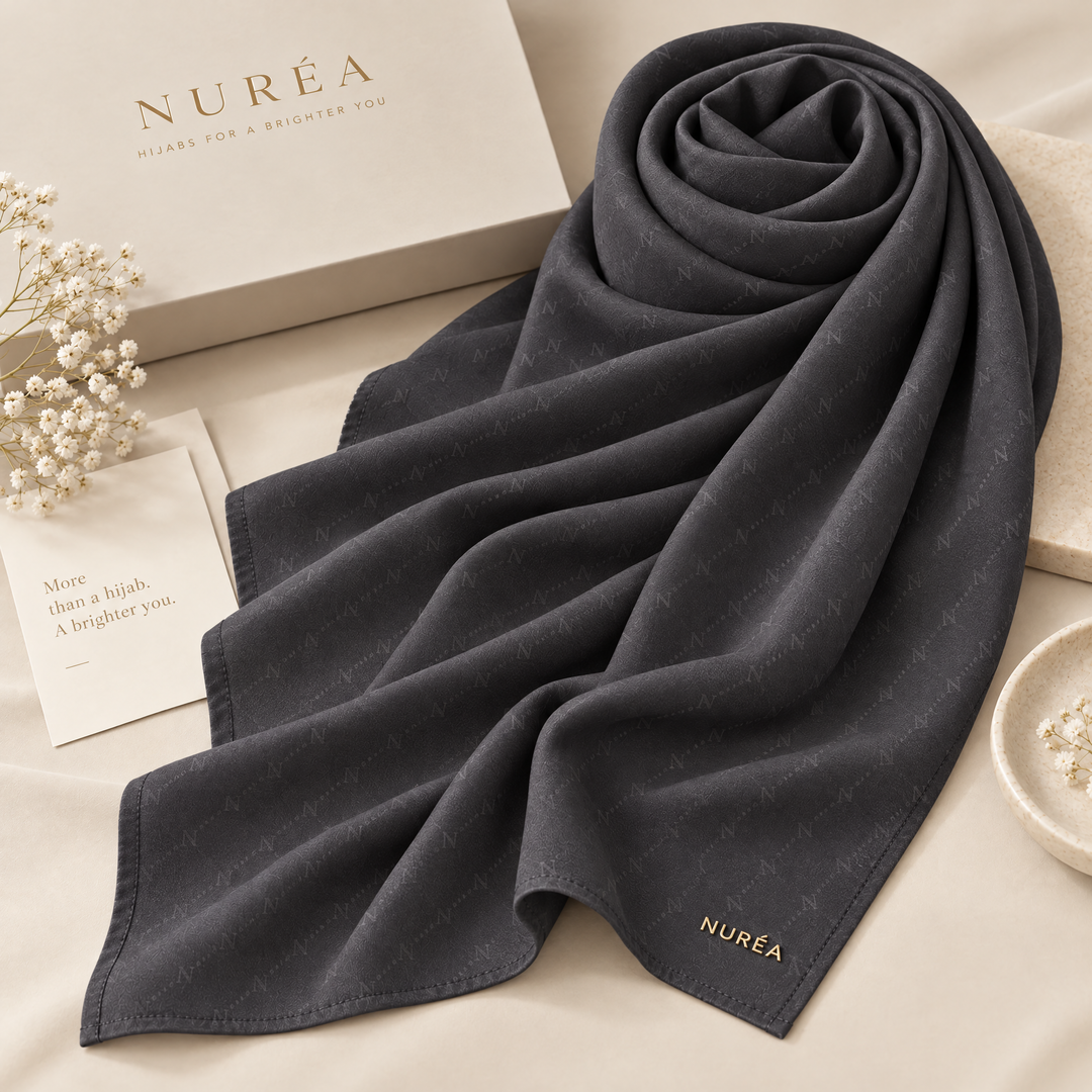 Bawal segi empat Nuréa Hijab warna Abu Arang