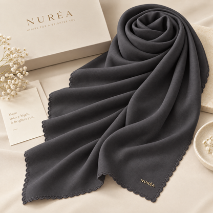 Bawal segi empat Nuréa Hijab warna Abu Arang
